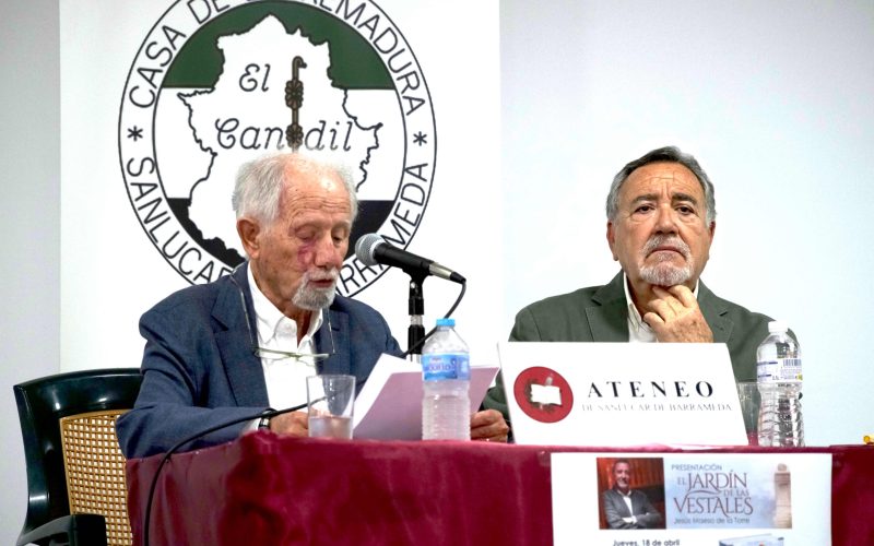 Maeso de la Torre presentó su nuevo libro