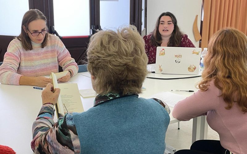 Curso de poesía actual en la Biblioteca